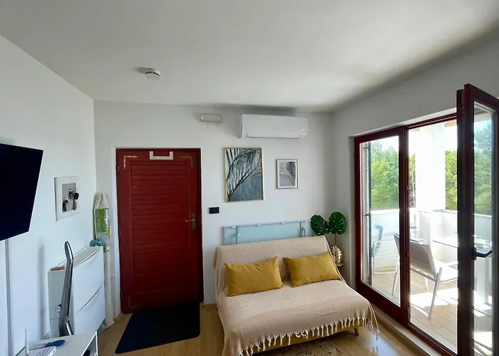 Sara Brela Apartment